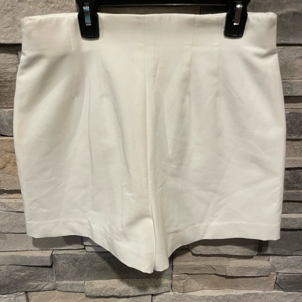 Shorts - Picture 4 of 6